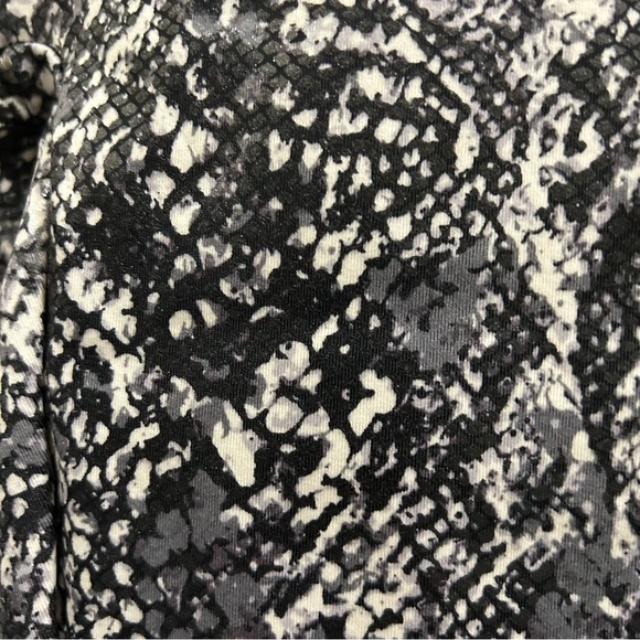 🔥 NWT SPANX faux leather snake print leggings! 🐍♥️🔥 - Picture 2 of 11